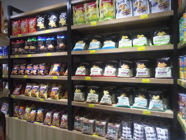 如何選一個(gè)合適的進(jìn)口休閑食品店加盟？聚焦出版物零售的關(guān)鍵考量